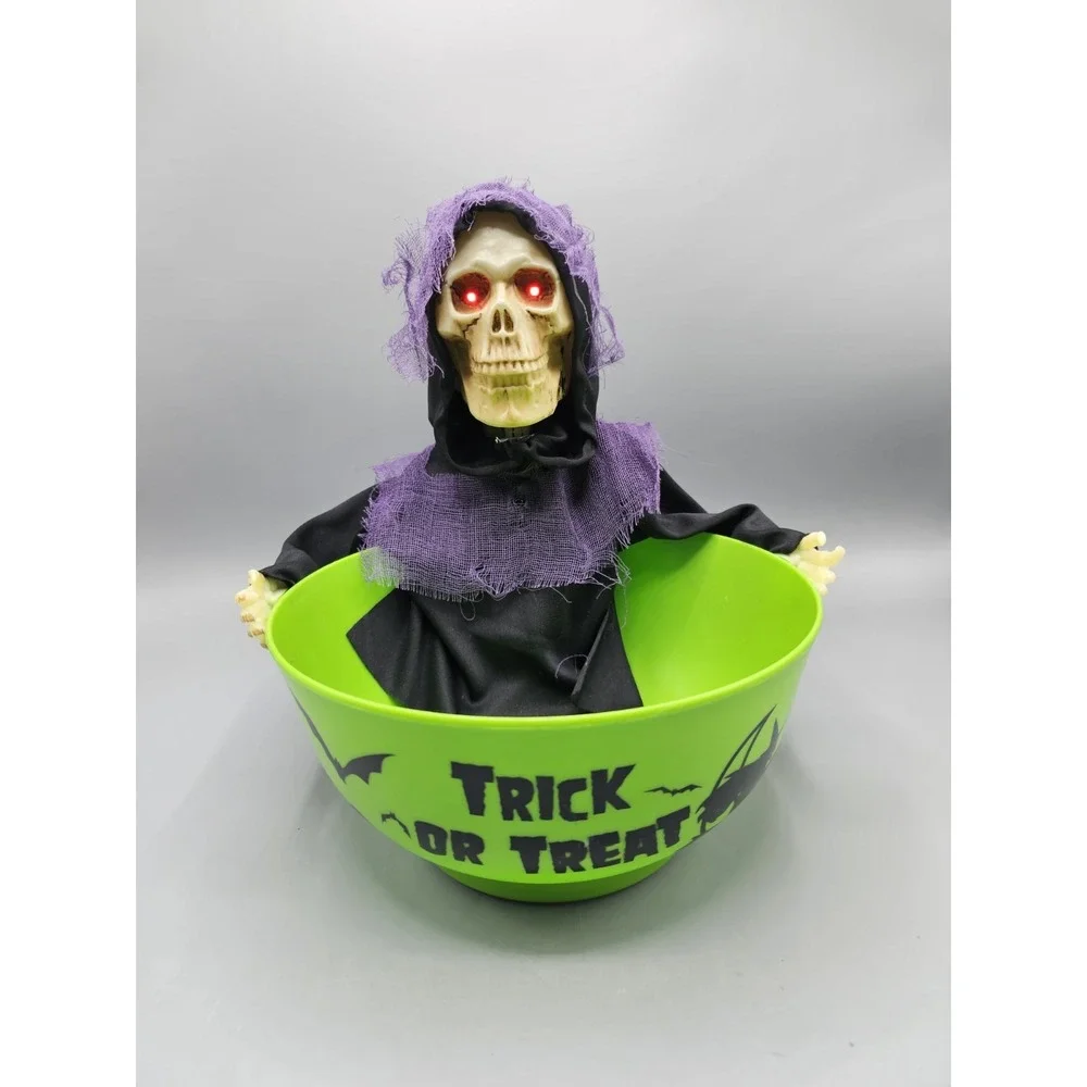 Animated Motion Activated Talking Eye Light Skeleton Trick or‎ Treat Candy Bowl